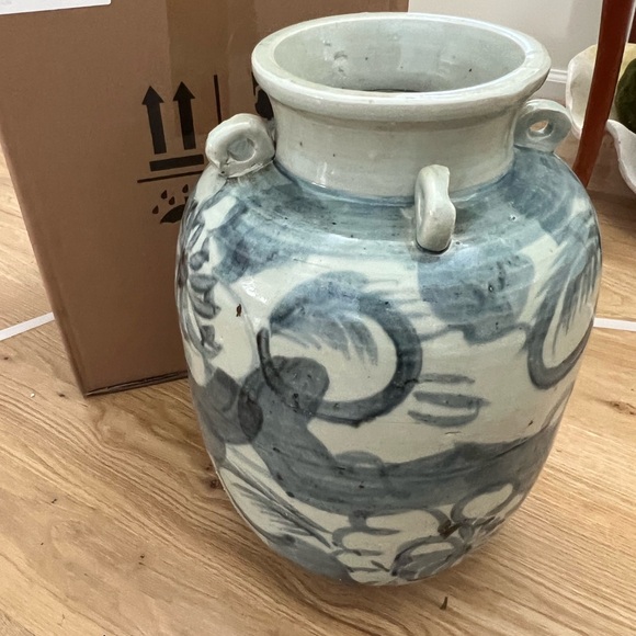 Legend of Asia Blue And White Four Loop Handle Jar Twisted Flower Motif - Picture 4 of 8